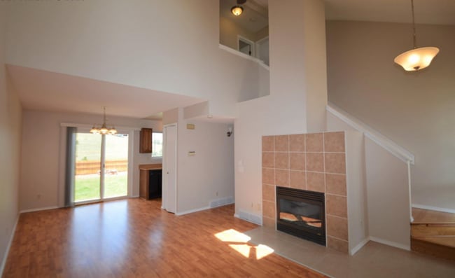 Building Photo - D20 Schools with Open Space Views!