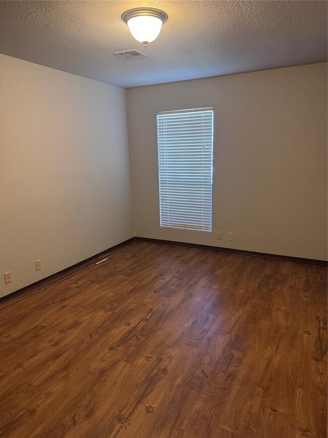 Building Photo - 1408 Pennington Ave