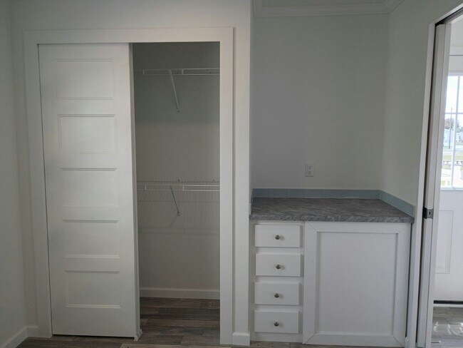 Building Photo - 26 Lily Dr