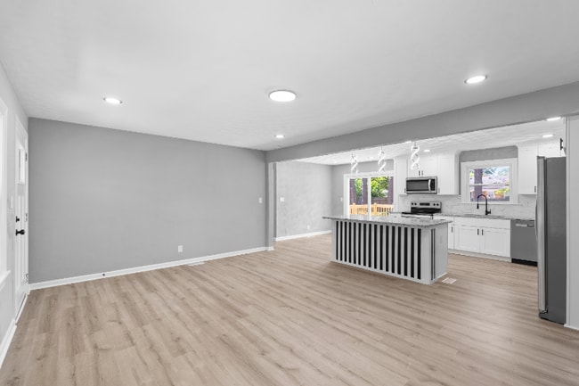 Building Photo - 4916 Orleans Dr