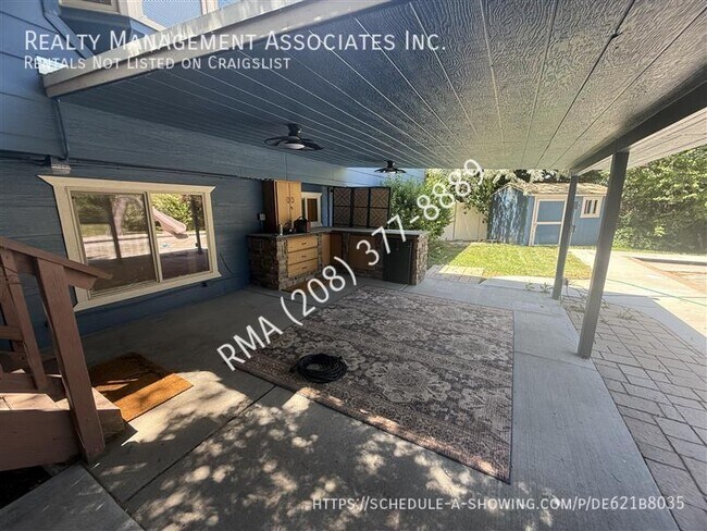 Building Photo - 3540 S Summerset Way