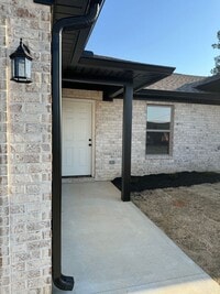 Building Photo - Nestled Tri-Plex in the Heart of Greenfield, TN