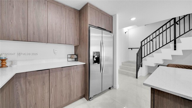 Building Photo - 417 NW 13 Ct