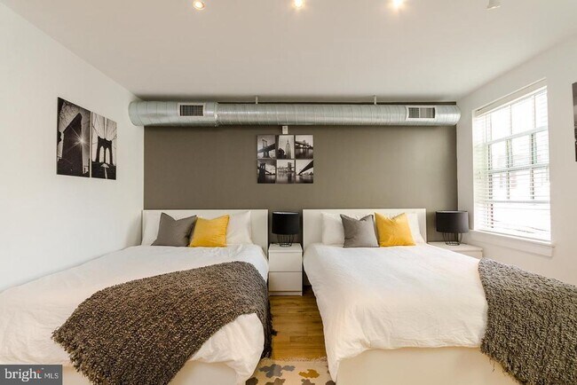 Building Photo - 224 Church St