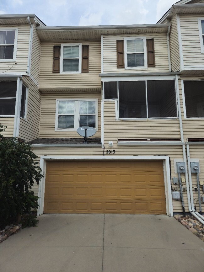 Primary Photo - 2013 Squawbush Ridge Grv