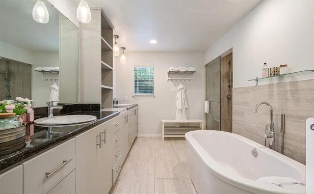Building Photo - 2304 Wood Cliff Ct