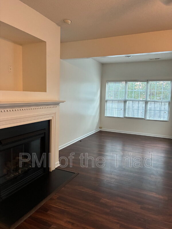 Building Photo - 3005 Windsor Creek Way