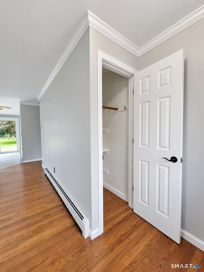 Building Photo - 54 Halsey Dr