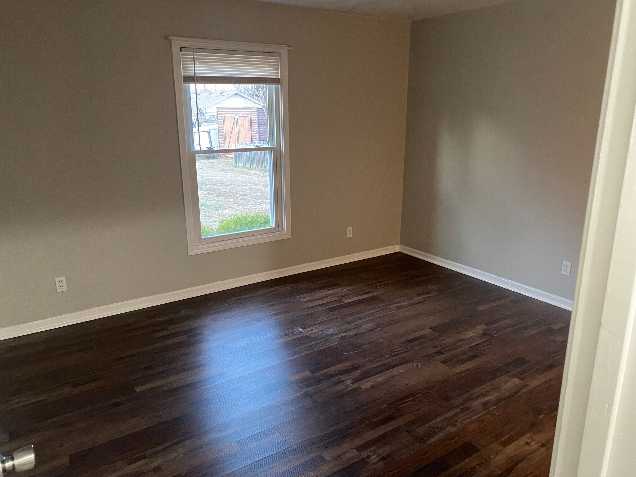 bedroom 2 - 3718 Creekside Ct