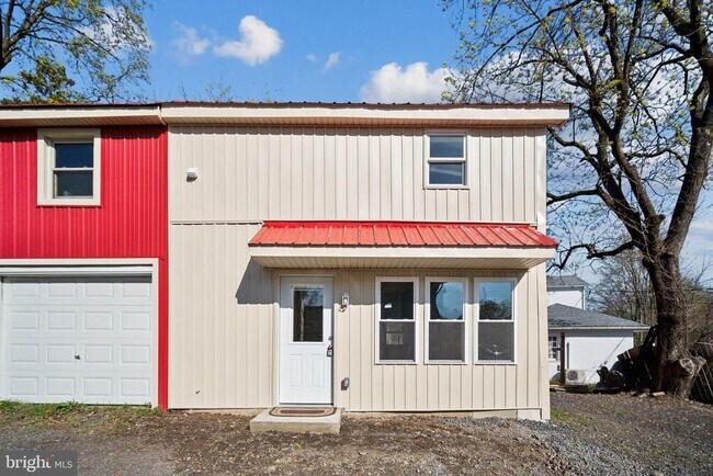 Building Photo - 27 E Butler Ave