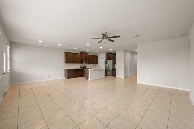 Building Photo - 6605 Verona Pl