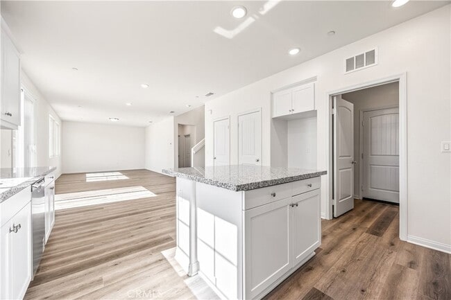 Building Photo - 12511 Ava Loma St