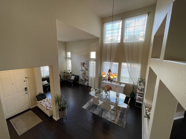 Building Photo - 1181 Saratoga Ct