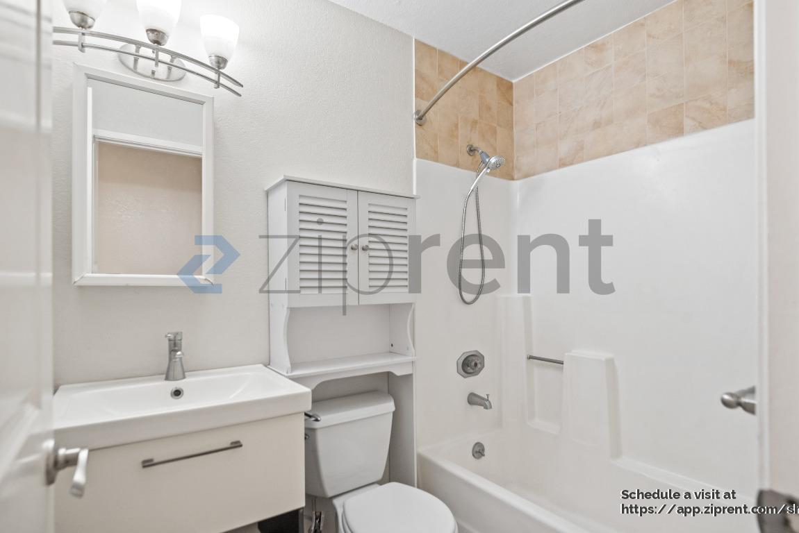 Building Photo - 1618 Seacreek Way