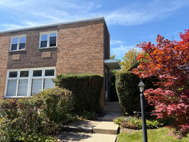 Primary Photo - 432 Elm Pl