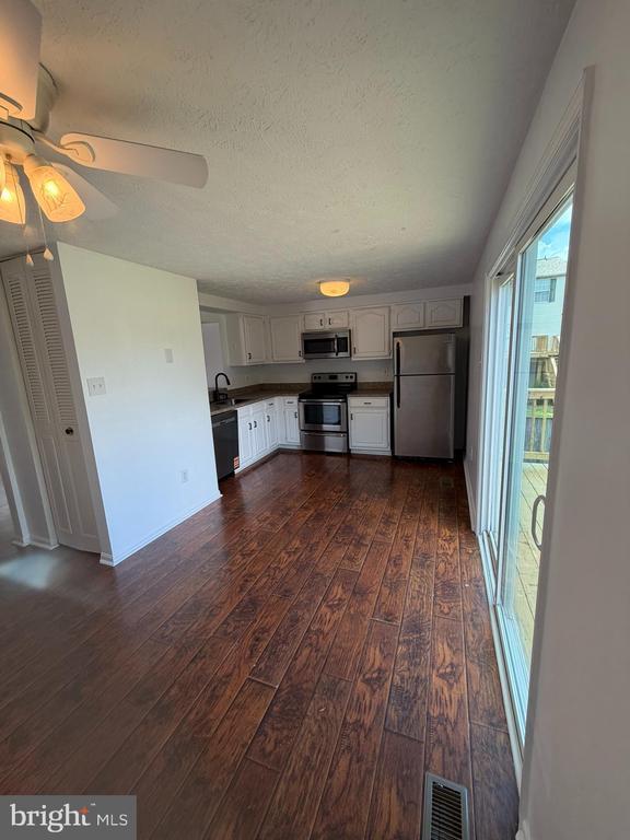 Building Photo - 3349 Garrison Cir