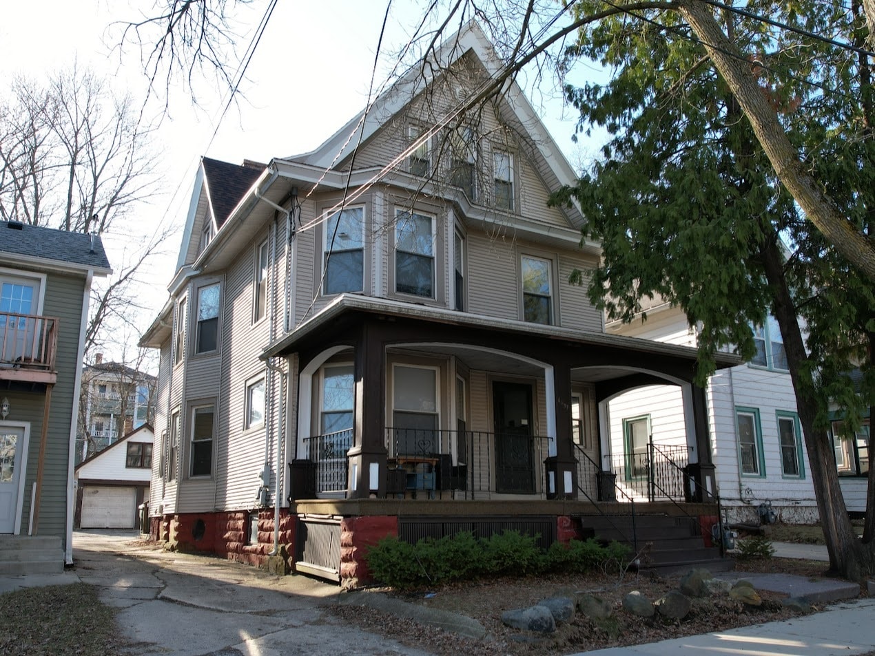 Building Photo - 1037 Jenifer St