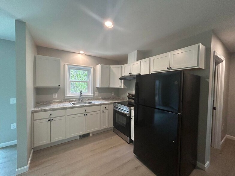 Building Photo - 61 Lovewell Pond Rd