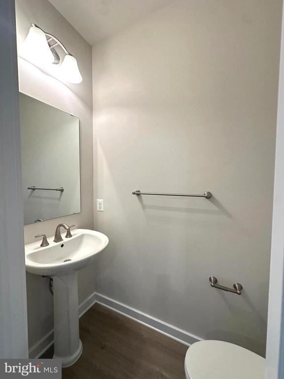 Building Photo - 369 Huntwell W Ave