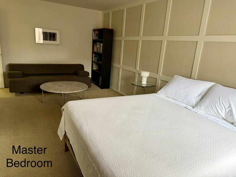 Master Bedroom with sitting area - 615 Bishops Lodge Rd