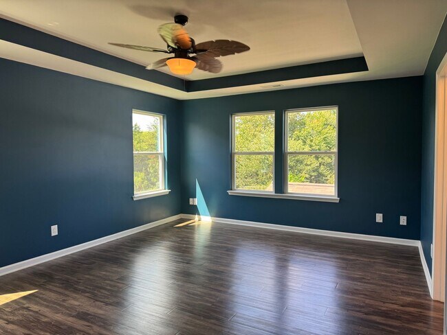 Building Photo - Five Bedroom Home in The Villages of Denver