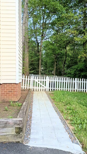 Right side of the house - 5505 Standing Oak Pl