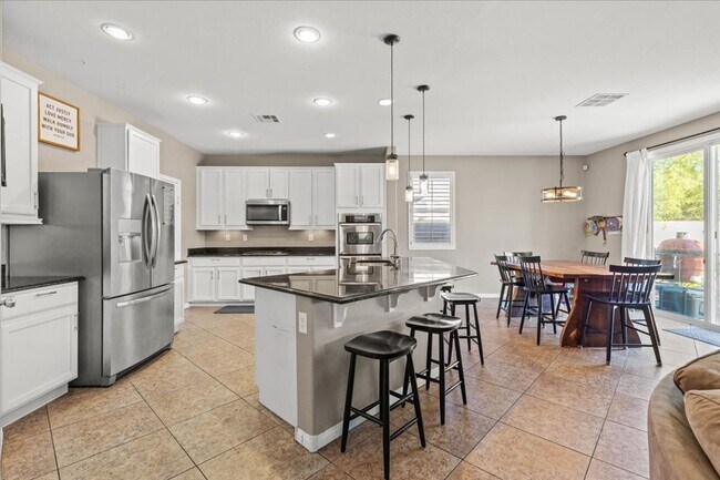 Building Photo - 3 bedroom Home in Summerlin with a Large B...
