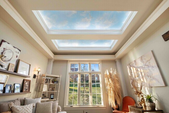 Building Photo - Fully-Furnished Luxurious Home in Nevillewood