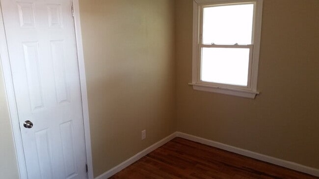 Building Photo - Charming Updated Rancher in the Heart of C...