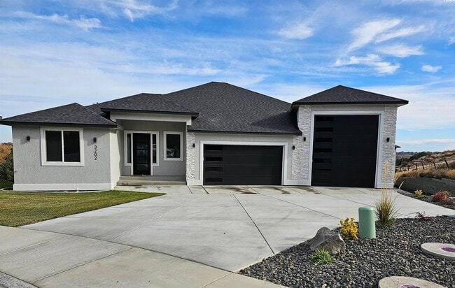 Primary Photo - Primary Suite on Main w/Second Suite in Ba...