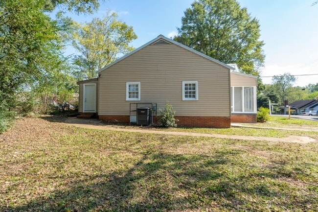 Building Photo - Charming 3-Bedroom Home in Bessemer – Act Fast!