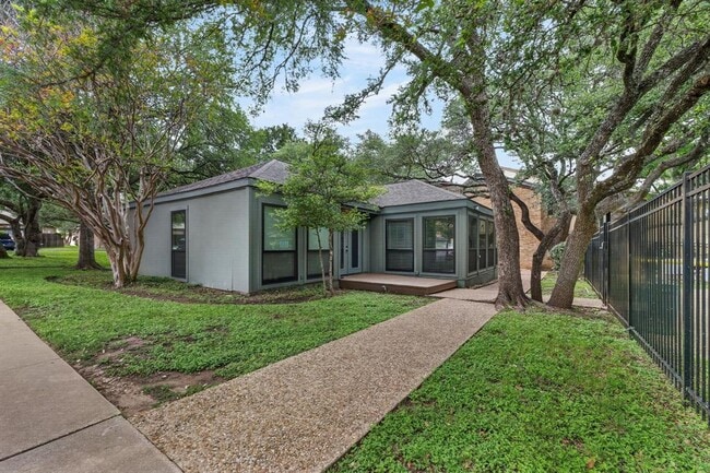 Building Photo - 8210 Bent Tree Rd