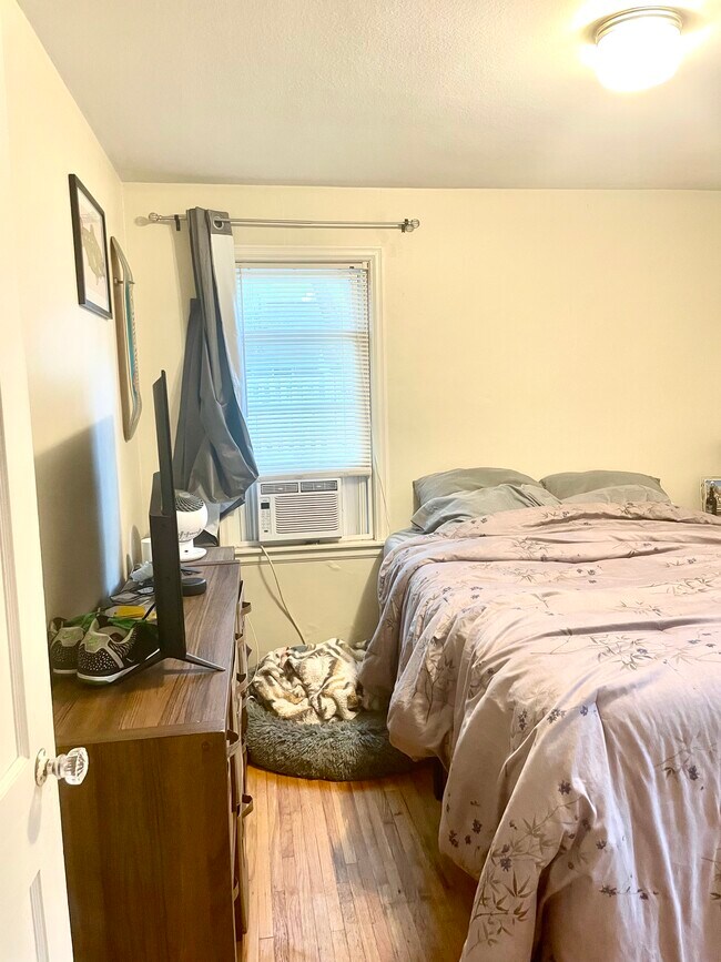 Bedroom - 5639 Penn Ave S