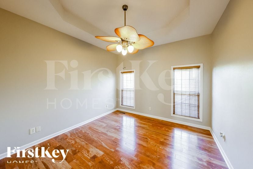 Building Photo - 8025 Brookhaven Ln