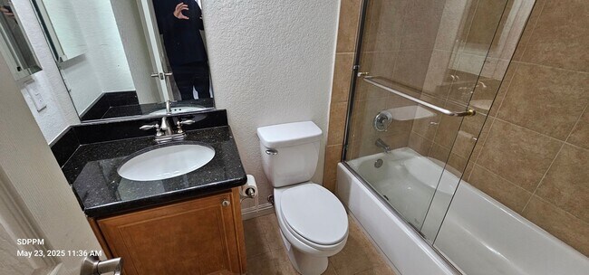 Building Photo - NORTH PARK - SAN DIEGO.  Nice 2 Bedroom / ...