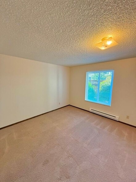 Building Photo - 18524 Linden Ave N