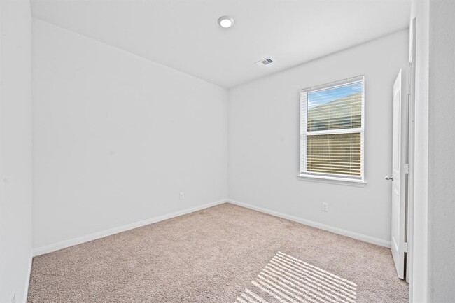 Building Photo - 569 Amberwood Pk Dr