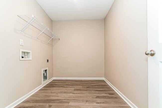 Building Photo - 231 Pilsen Dr