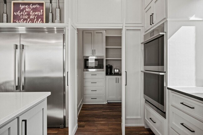 Building Photo - Luxury Home in Kelsey Park