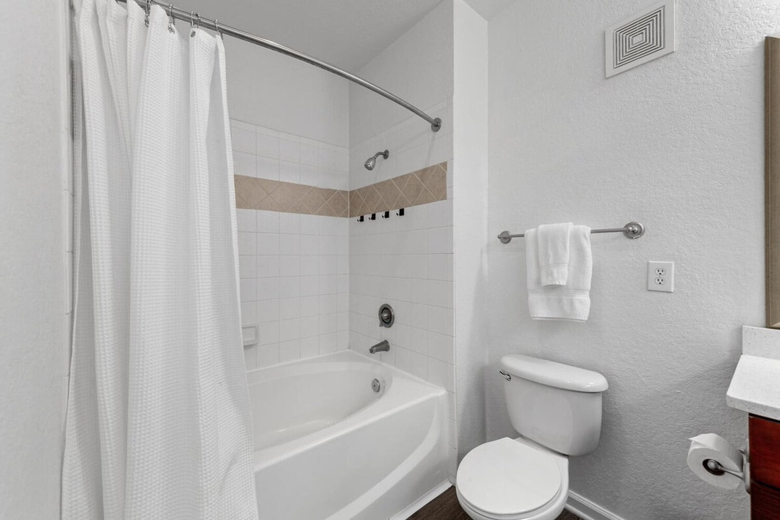 Building Photo - 4850 Seascape Way