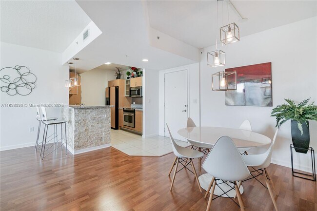 Building Photo - 2775 NE 187th St