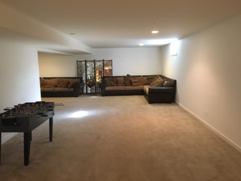 Building Photo - 41861 Rawnsley Dr