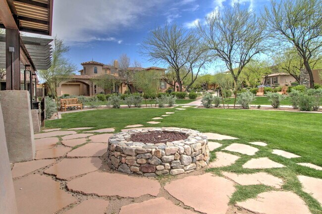 Building Photo - 9427 E Trailside View