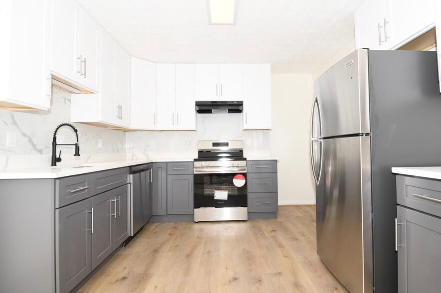 Building Photo - 13246 Bayberry Dr
