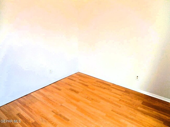 Building Photo - 10405 Ashwood Dr