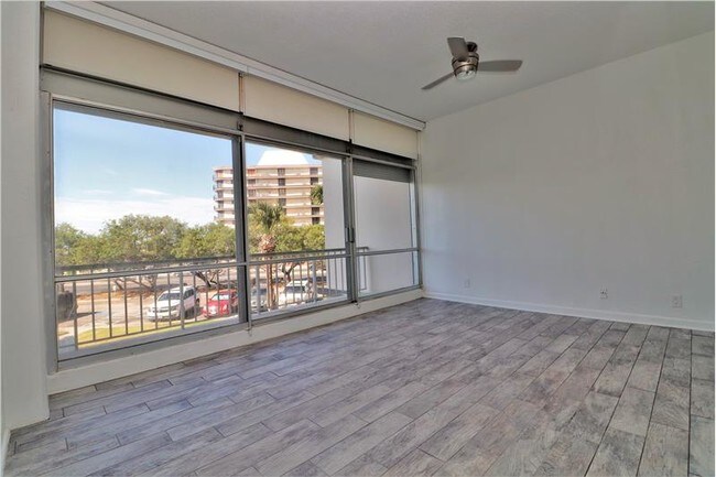 Building Photo - 4600 Ocean Dr