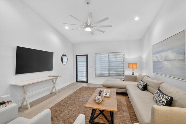 Building Photo - 2904 Spanish Trail