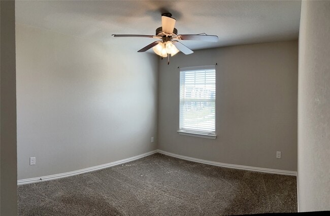 Building Photo - 2400 Greystone Dr