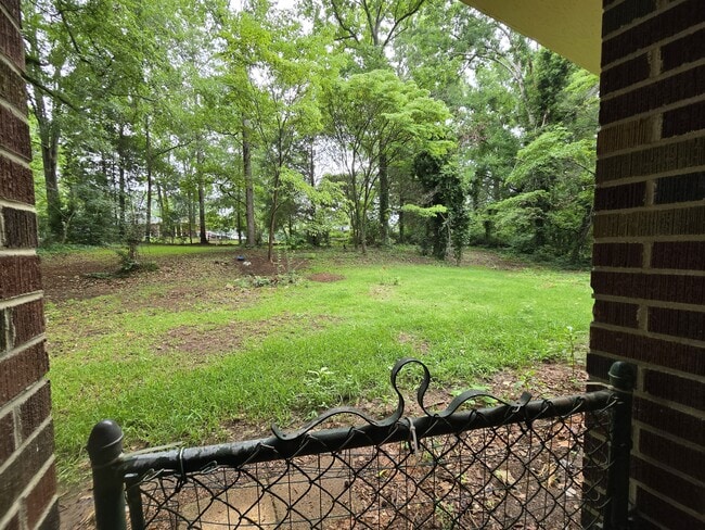 Building Photo - 412 Beechwood Cir