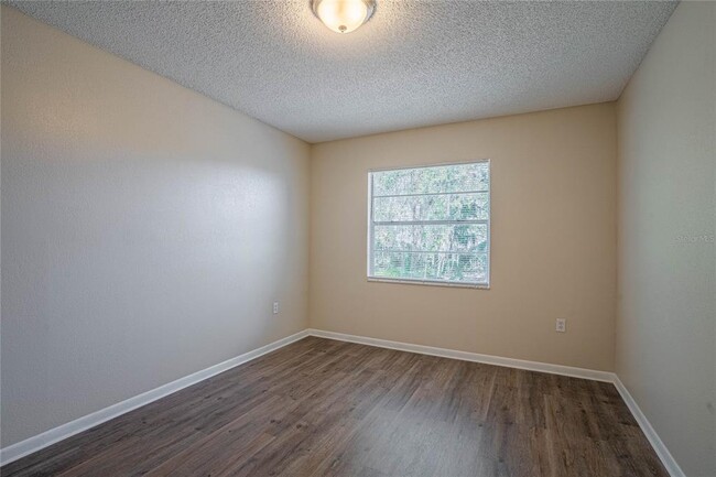 Building Photo - 748 Zella Ln